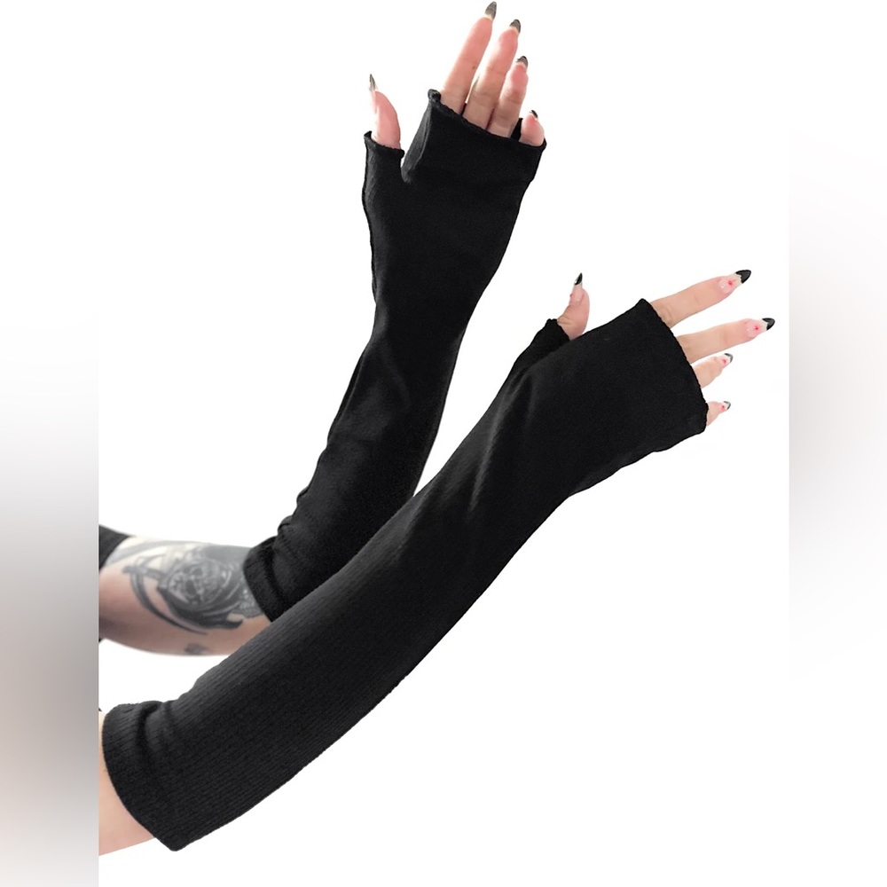 NWOT - Foxblood - Ribbed Fingerless Gloves Black